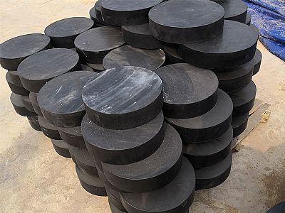 阳江板式橡胶支座由若干层橡胶片与薄钢板经加压硫化